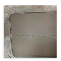 Toujours Tote Bag Medium Warm Taupe in Lambskin, Gold hardware