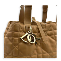 Toujours Tote Bag Medium Warm Taupe in Lambskin, Gold hardware