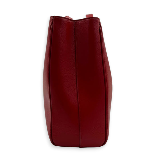 Cassandra Tote Bag Red in Calfskin, Gold hardware