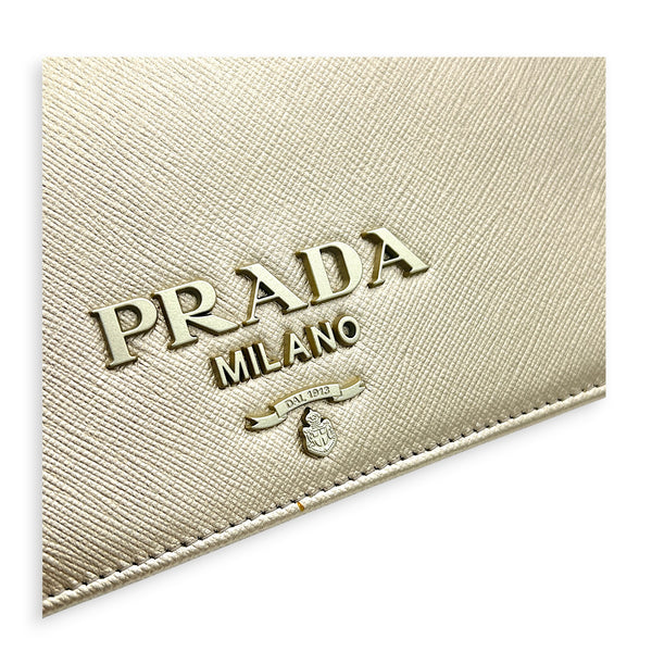 Logo Gold Wallet On Chain in Saffiano Leather, Gold hardware