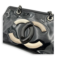 Lipstick Black Shoulder Bag in Patent Leather, Silver hardware