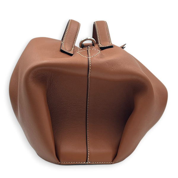 Elephant  Crossbody Bag Large Tan in Calfskin, Silver hardware