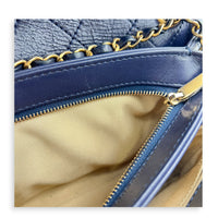 CC Quilted Chain Blue Shoulder Bag in Calfskin, Gold hardware