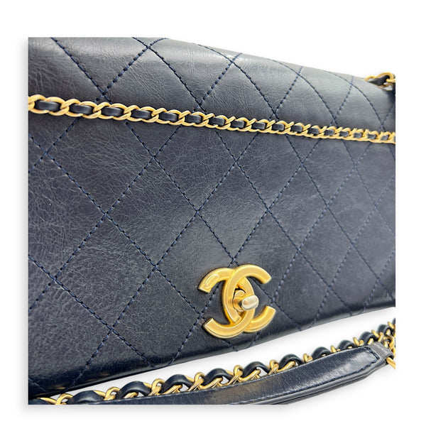 CC Quilted Chain Blue Shoulder Bag in Calfskin, Gold hardware