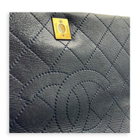 CC Quilted Chain Blue Shoulder Bag in Calfskin, Gold hardware