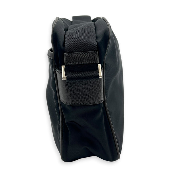 Re-Nylon Crossbody Bag Nero in Nylon, Silver hardware