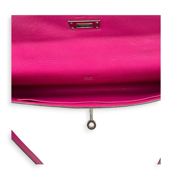 Kelly Cut Bi-Color Rubis/Rose Shocking Clutch in Tadelakt, Palladium hardware