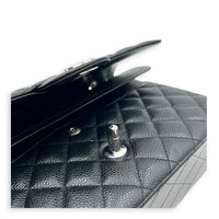 Classic Double Flap Shoulder Bag Medium Black in Caviar Leather, Silver hardware