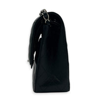 Classic Double Flap Shoulder Bag Medium Black in Caviar Leather, Silver hardware