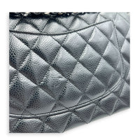 Classic Double Flap Shoulder Bag Medium Black in Caviar Leather, Silver hardware