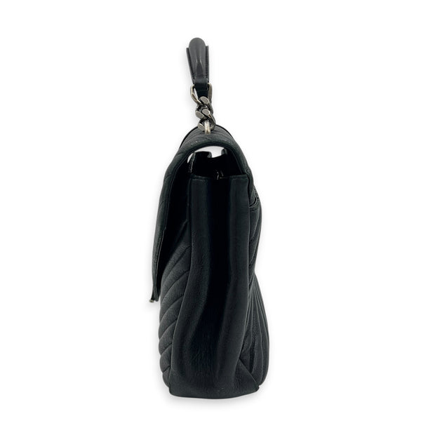 College Black Shoulder Bag in Calfskin, Ruthenium hardware