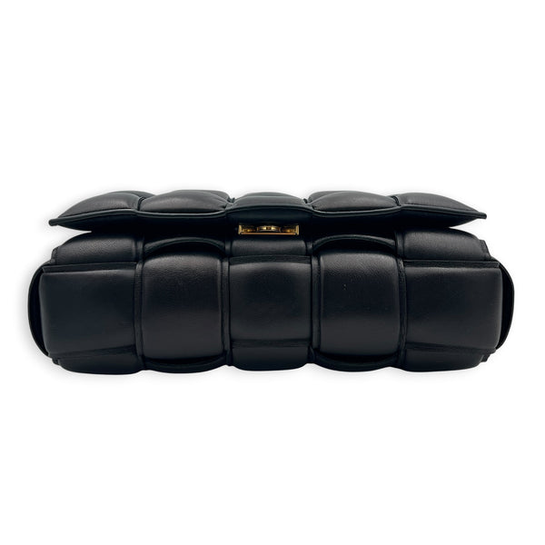 Cassette Shoulder Bag Black in Lambskin, Gold hardware
