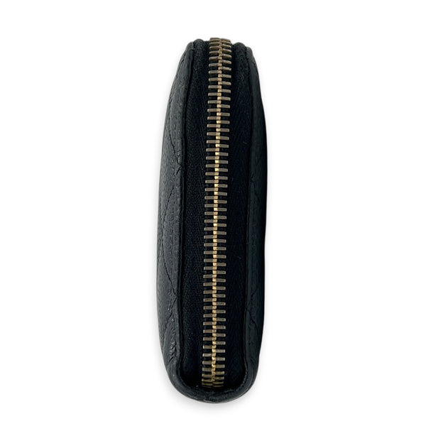 Classic Wallet Black in Caviar Leather, Gold hardware