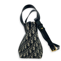 Signature  Bucket Bag Small Blue Dior Oblique in Jacquard, Gold hardware