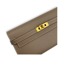 Kelly Etoupe Wallet in Epsom, Gold hardware