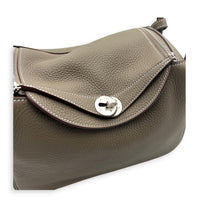 Lindy 26 Etoupe Shoulder Bag in Clemence, Palladium hardware