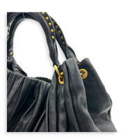 Pleaty Shoulder Bag Black in Nappa Leather, Gold hardware