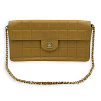 Chocolate Bar Beige Shoulder Bag in Lambskin, Gold hardware