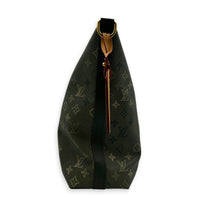 Vagabond  Shoulder Bag Khaki Green Monogram in Coated Canvas, Gold hardware