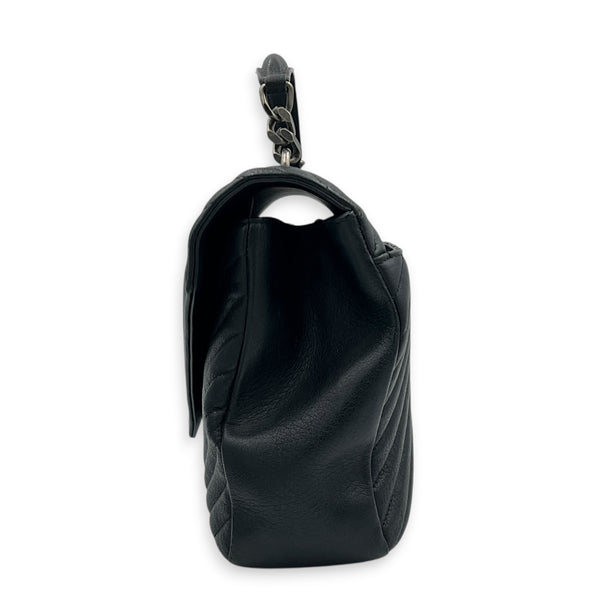 College Black Shoulder Bag in Calfskin, Ruthenium hardware