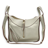 Hammock Medium White Shoulder Bag in Calfskin, Gold hardware