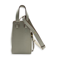 Hammock Medium White Shoulder Bag in Calfskin, Gold hardware