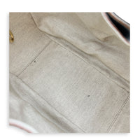 Hammock Medium White Shoulder Bag in Calfskin, Gold hardware