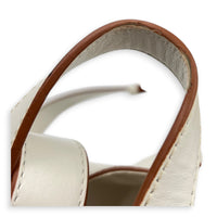 Hammock Medium White Shoulder Bag in Calfskin, Gold hardware