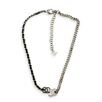 CC Gold Choker Necklace in Metal, Gold hardware