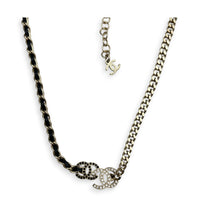 CC Gold Choker Necklace in Metal, Gold hardware