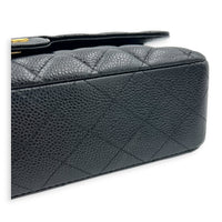 Classic Double Flap Shoulder Bag Medium Black in Caviar Leather, Gold hardware