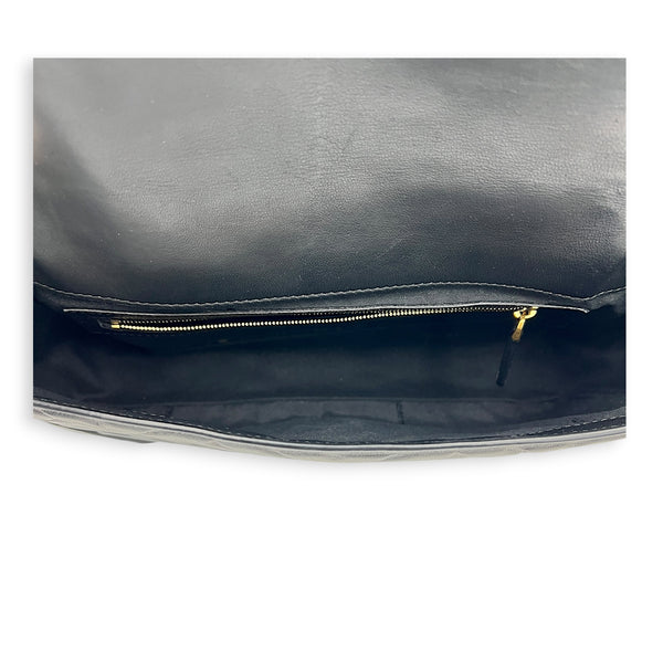 Baguette Shoulder Bag Black in Lambskin, Gold hardware