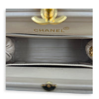 Kiss Lock Beige Shoulder Bag in Lambskin, Gold hardware