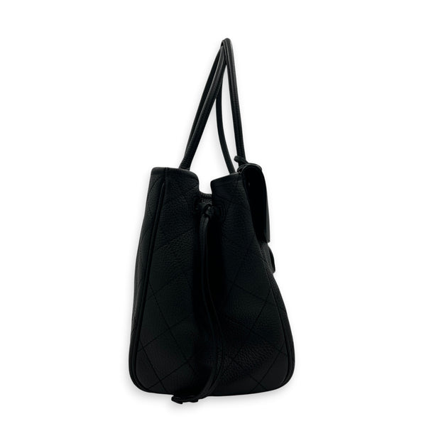 Urban Essential Black Tote Bag in Calfskin, Gold hardware