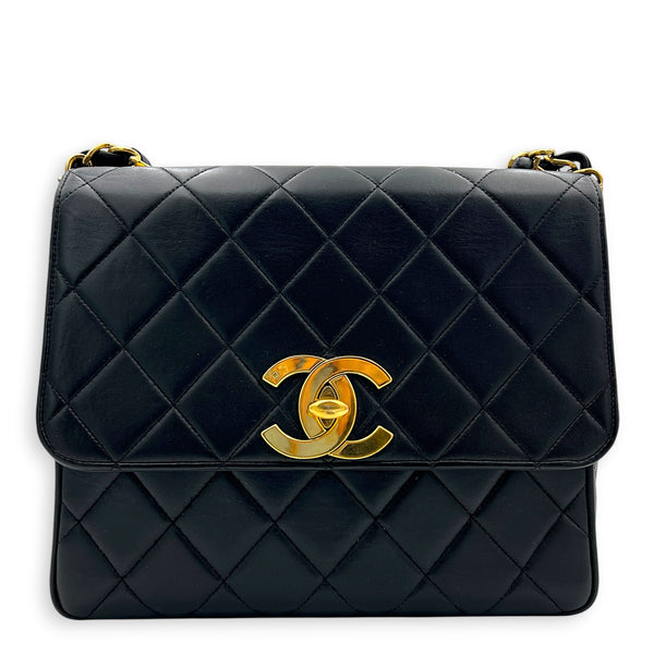 Vintage Flap Shoulder Bag Black in Lambskin, Gold hardware
