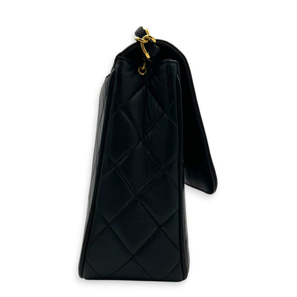 Vintage Flap Shoulder Bag Black in Lambskin, Gold hardware