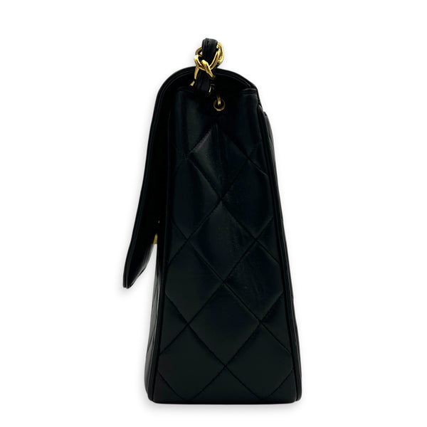 Vintage Flap Shoulder Bag Black in Lambskin, Gold hardware