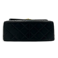 Vintage Flap Shoulder Bag Black in Lambskin, Gold hardware
