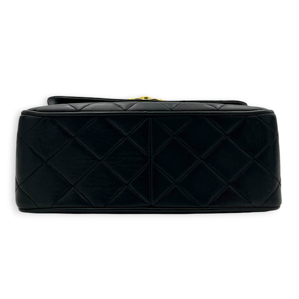 Vintage Flap Shoulder Bag Black in Lambskin, Gold hardware