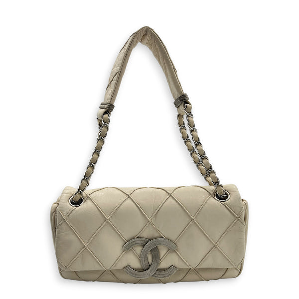 CC Double Stitch White Shoulder Bag in Lambskin, Silver hardware