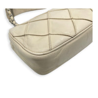 CC Double Stitch White Shoulder Bag in Lambskin, Silver hardware