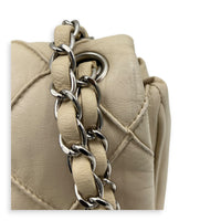 CC Double Stitch White Shoulder Bag in Lambskin, Silver hardware