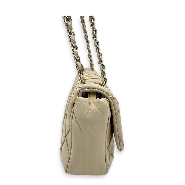 CC Double Stitch White Shoulder Bag in Lambskin, Silver hardware