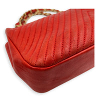 Chevron Seasonal Flap Red Shoulder Bag in Calfskin, Gold hardware