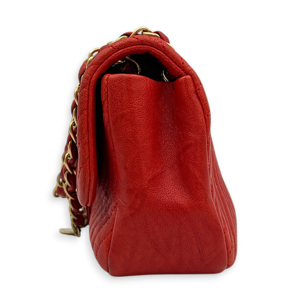 Chevron Seasonal Flap Red Shoulder Bag in Calfskin, Gold hardware