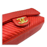 Chevron Seasonal Flap Red Shoulder Bag in Calfskin, Gold hardware