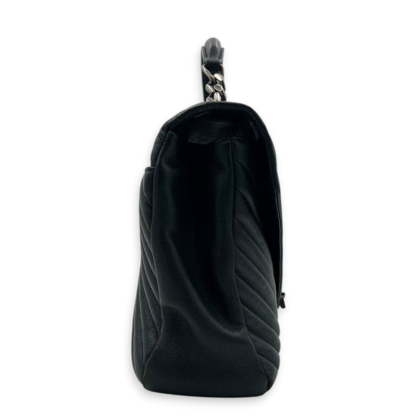 College Shoulder Bag Black in Calfskin, Silver hardware