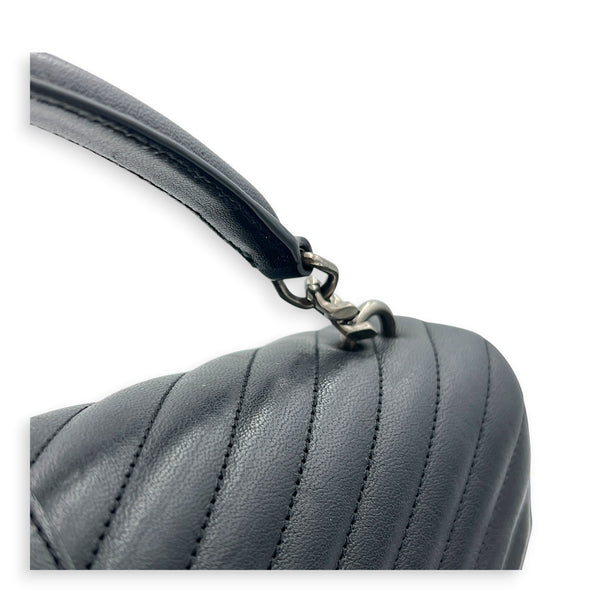 College Shoulder Bag Black in Calfskin, Silver hardware