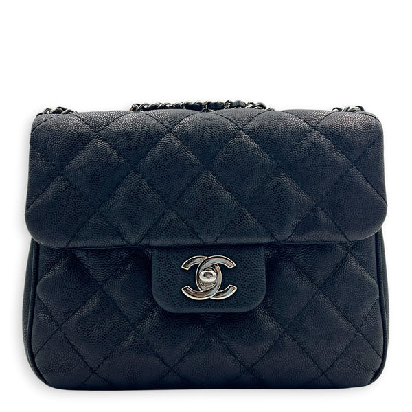 Urban Companion Shoulder Bag Black in Caviar Leather, Silver hardware