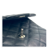Urban Companion Shoulder Bag Black in Caviar Leather, Silver hardware